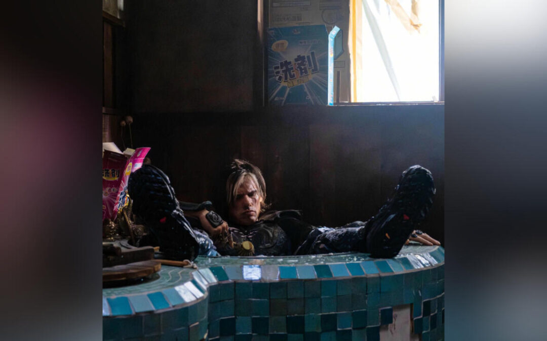 “La fuite en avant” d’Orelsan en direct : Comment Twitch transforme l’écoute d’un album en un espace de controverses ?